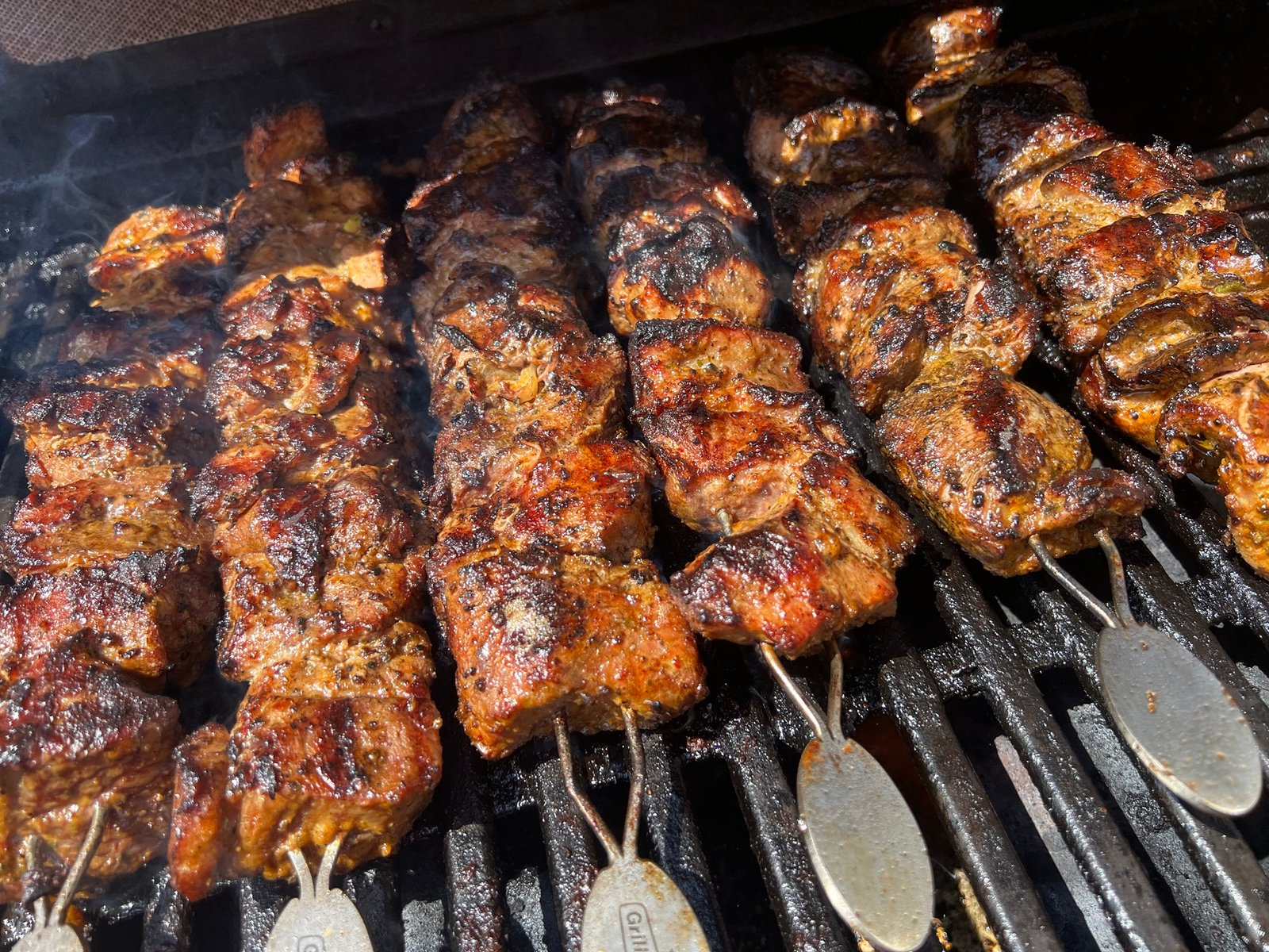 Schaschlik-Spieße vom Grill mit Gemüse – einfaches Familienrezept